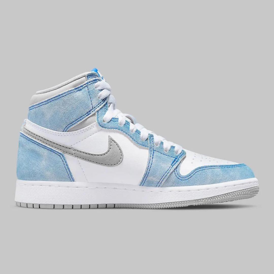 Air Jordan 1 High OG "Hyper Royal" sneakers