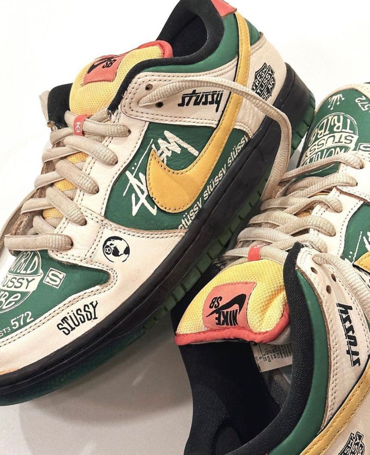 Nike SB Dunk Low x Stussy